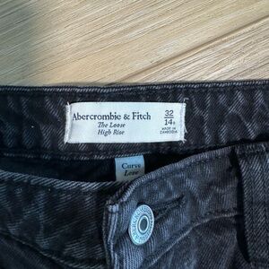 Abercrombie and Fitch 	
Curve Love High Rise Loose Jean